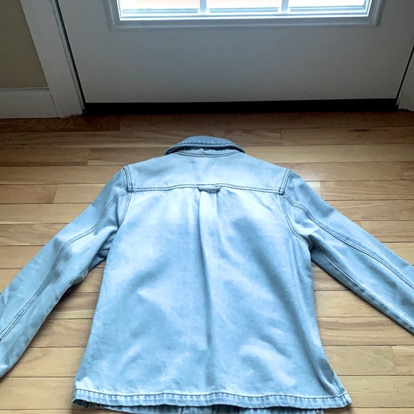 INDUSTRY NWT BEAUTIFUL PERFECT JEAN JACKET, CAN BE WORN MANY MANY WAYS - Picture 5 of 5
